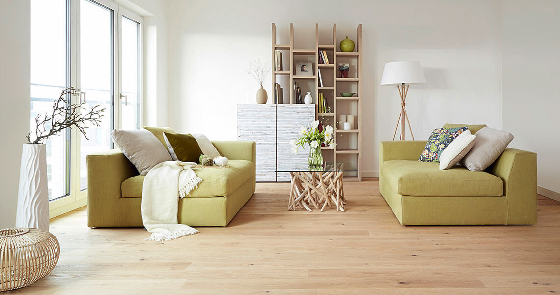 <p style="font-size:16px;padding-top:15px">Warmes Ambiente mit der Designlinie PURE NATURE: Penthouse-Wohnung im Objekt 302 in Hamburg-Othmarschen.</p>